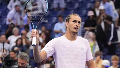 Zverev im Achtelfinale der US Open