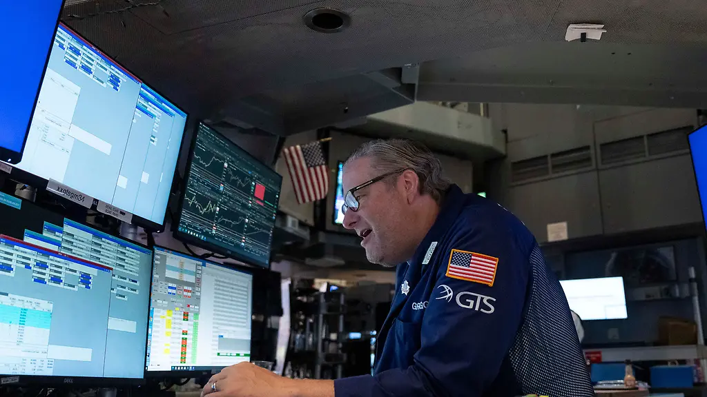 Fed-Gouverneur beruhigt die Märkte: Zinsspekulationen treiben die Wall Street an