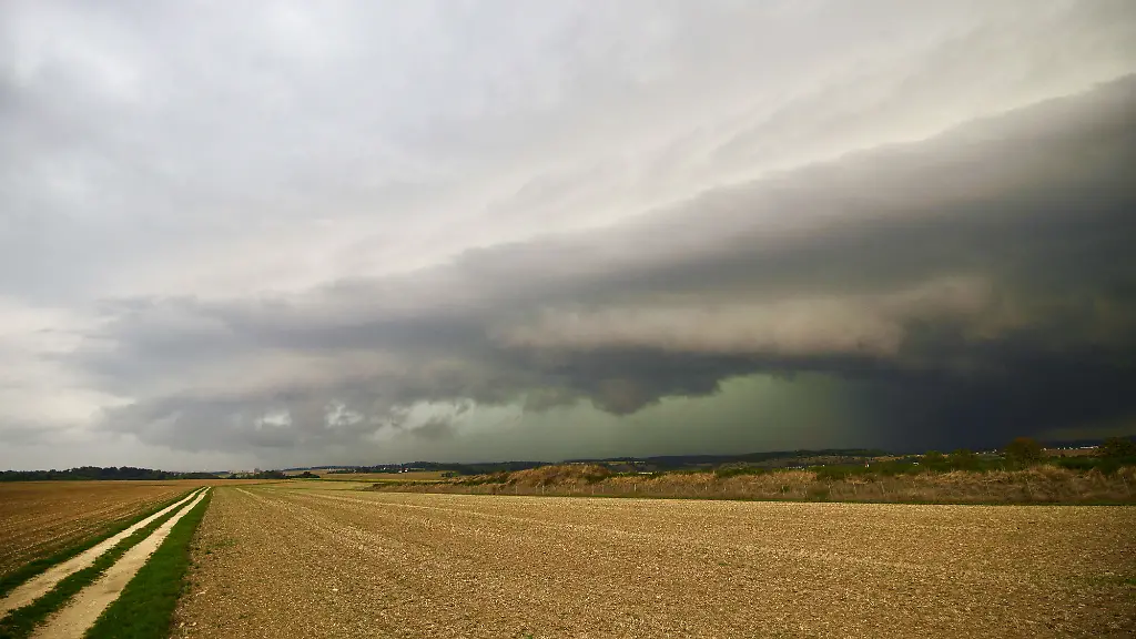 Kaltfront Xenia bringt Herbstwetter nach Deutschland