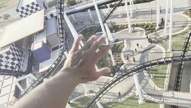 Achterbahn bleibt in Austin stecken