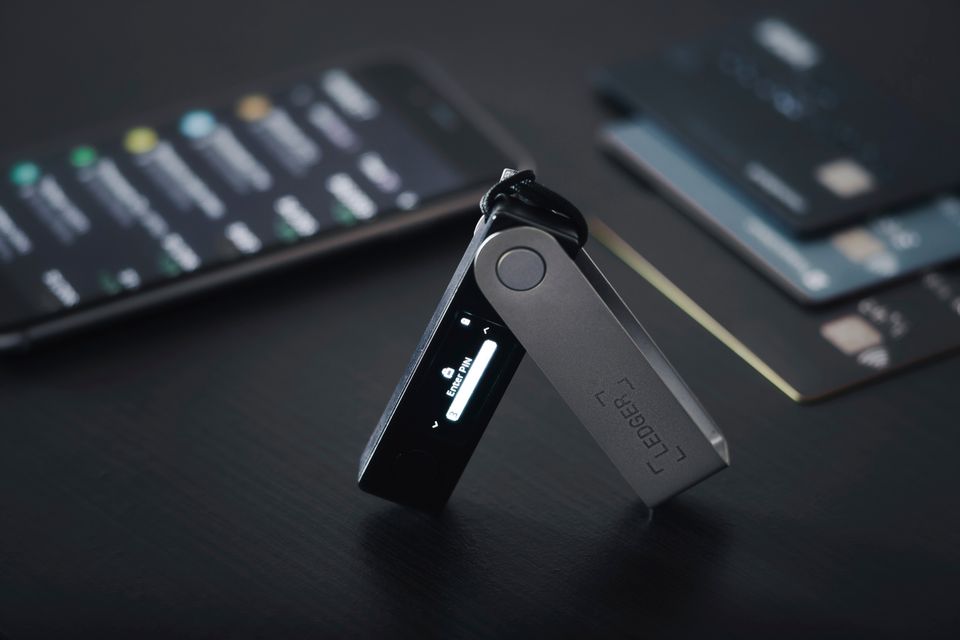Manipulierte Ledger-Produkte: Warum Krypto-Käufer Ihre Hardware-Wallets Zerlegen