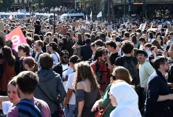 Brennende Barrikaden in Lyon: Frankreichs Bildungsproteste Intensivieren Sich