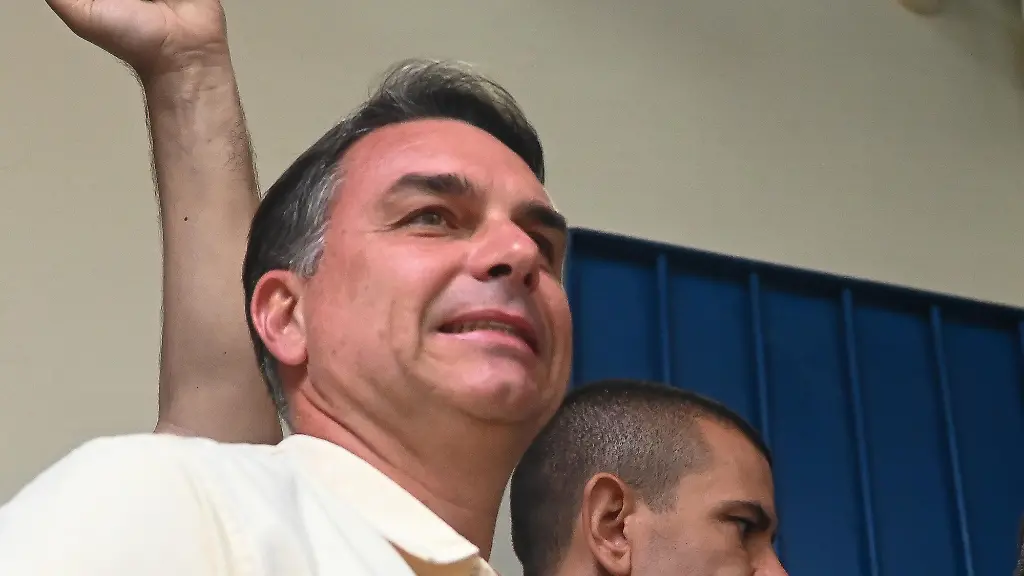 Bolsonaro-Sohn und Lula gehen in Stichwahl um das Präsidentenamt