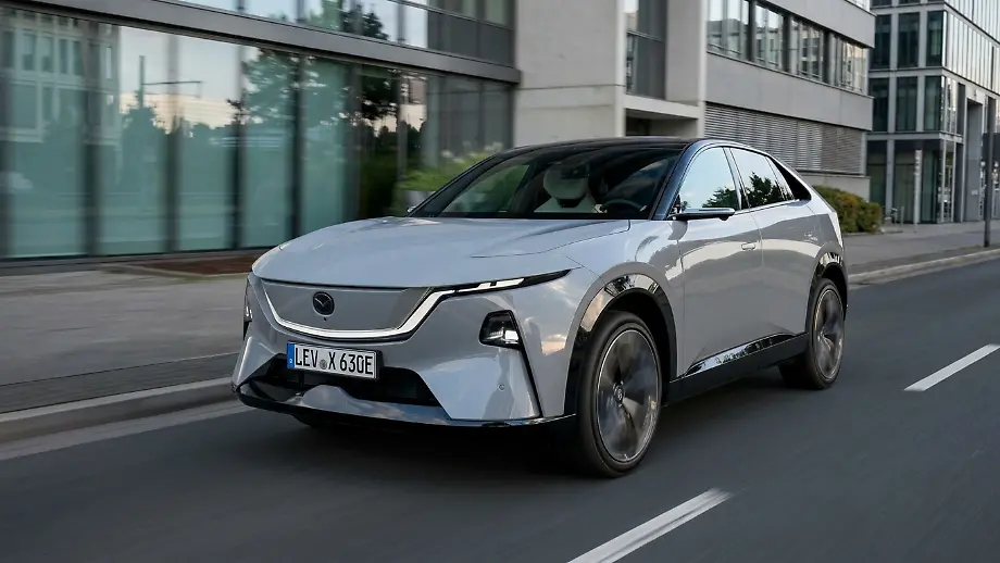 Mazda präsentiert den neuen Elektro-SUV CX-6e