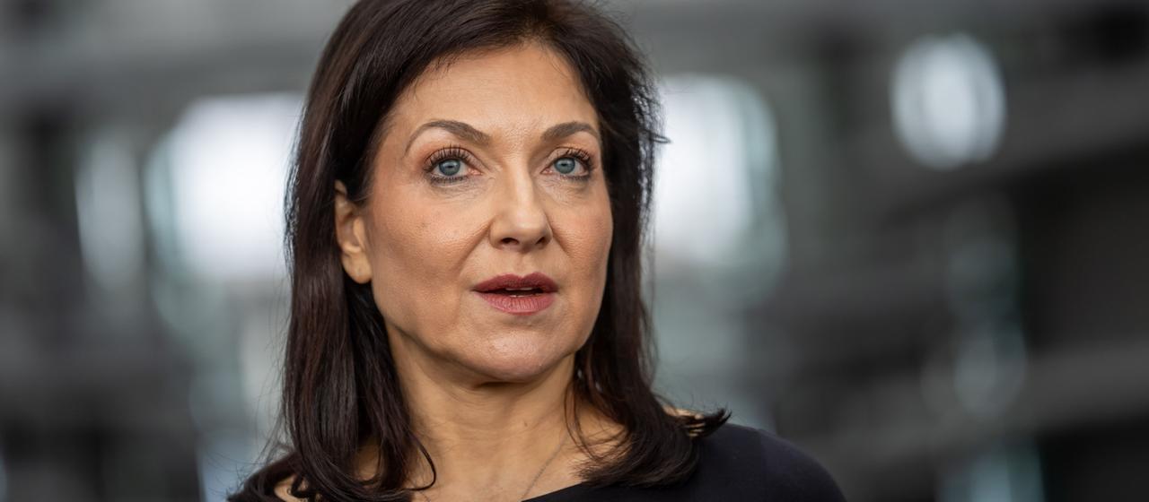 Linke zieht mit Eilantrag gegen Katherina Reiche vor Gericht