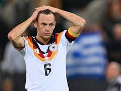 Jonas Urbig im Tor der Nationalmannschaft gegen Griechenland