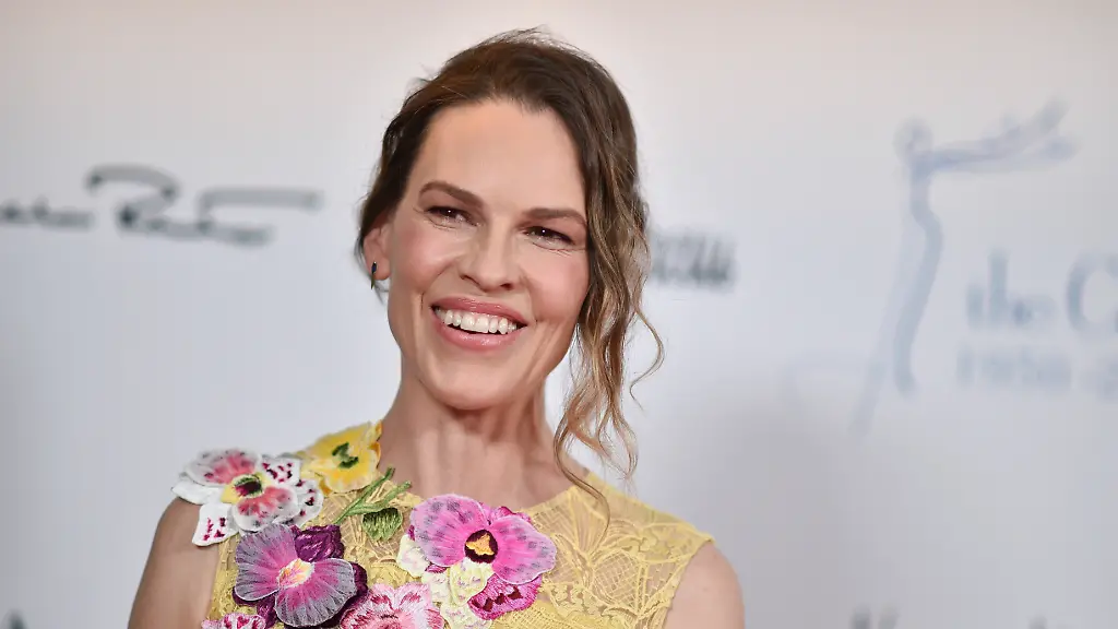Hilary Swank deutet mögliche Schwangerschaft an