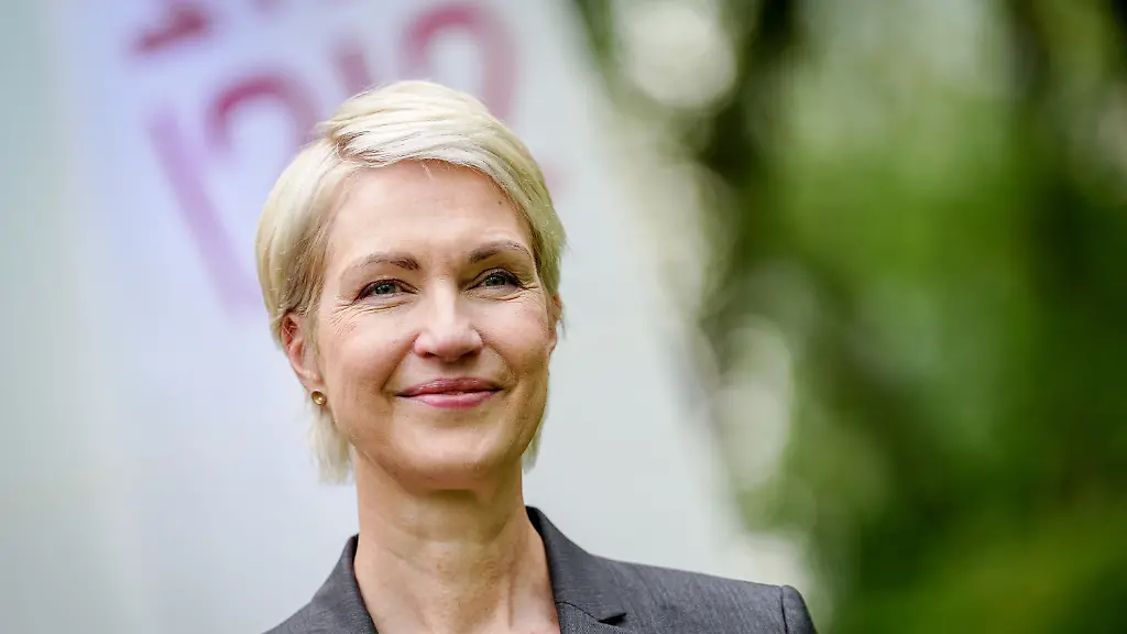 Manuela Schwesig spricht bei ‚3 nach 9‘ über Engagement und Politik