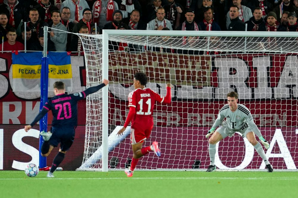 Jonas Urbig im Viking-Stadion