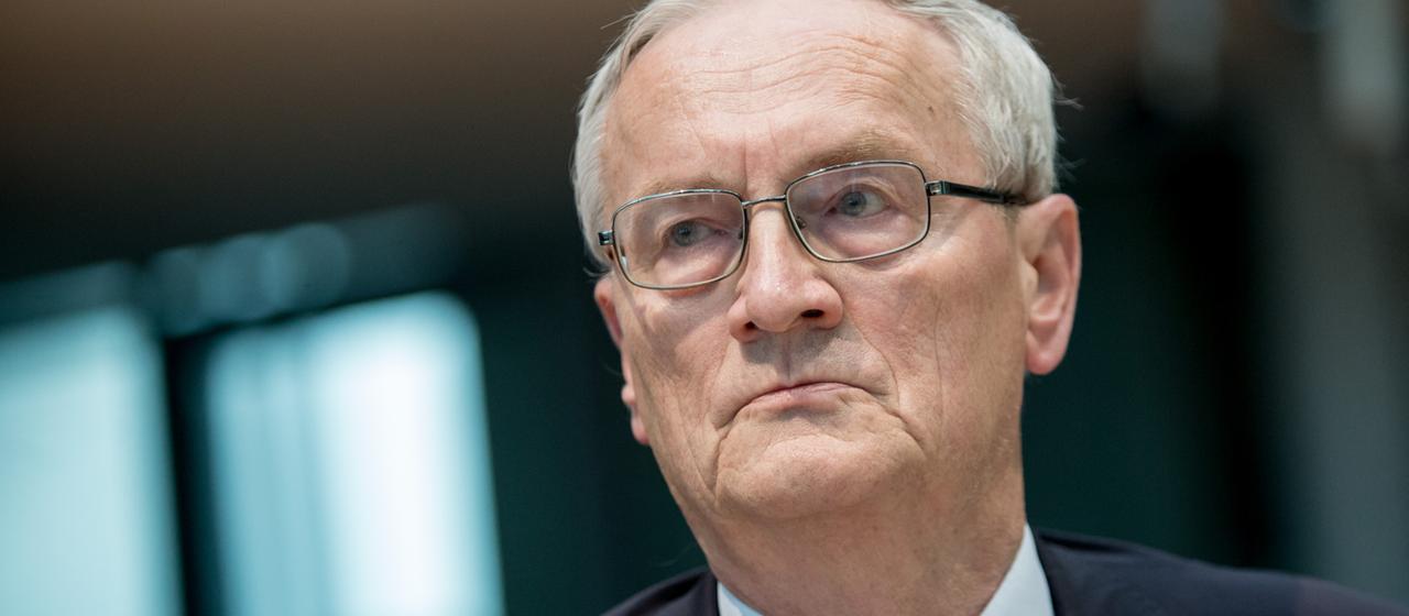 Ex-BND-Chef unter Spionageverdacht: Entscheidung über Untersuchungshaft