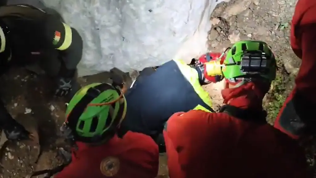 Hangrutsch im Canyon: Bergung eines Höhlenforschers auf Sardinien