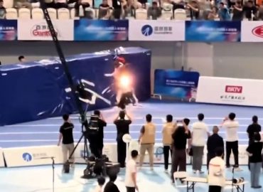 Explosion im Ziel: Roboter-Rennen endet im Chaos