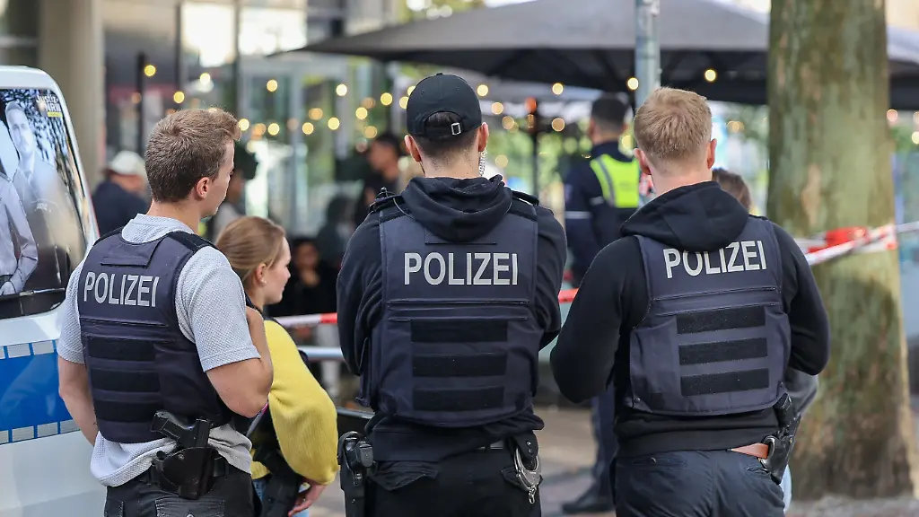 Polizei sucht drei Männer nach gewaltsamer Befreiung in Essen