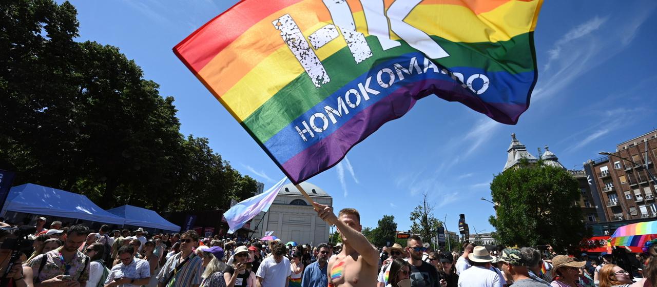 Ungarn hebt kontroverses Anti-LGBTQ-Gesetz auf