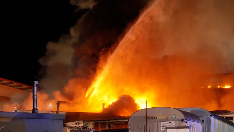 Gasflaschen Explosionen in NRW: Feuerwehr im Großeinsatz