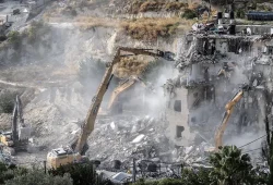 Israel reißt palästinensisches Wohnhaus ab