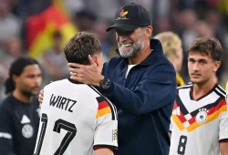 Jürgen Klopp inspiriert junge Fußballtalente