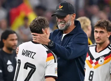 Jürgen Klopp inspiriert junge Fußballtalente