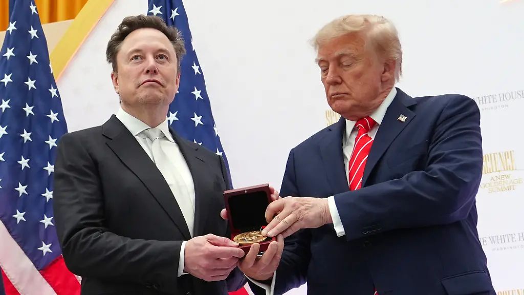 Preis für Tech-Milliardär: Trump ehrt Musk als Edison der Gegenwart
