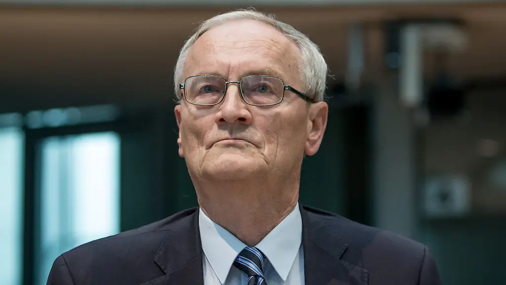 Der Verdacht gegen Ex-BND-Chef Hanning: Spionage und geheime Informationen