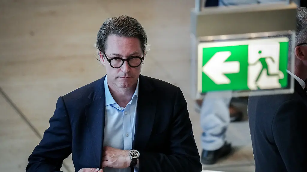 Zeugen widersprechen Ex-Minister Scheuer im Maut-Prozess